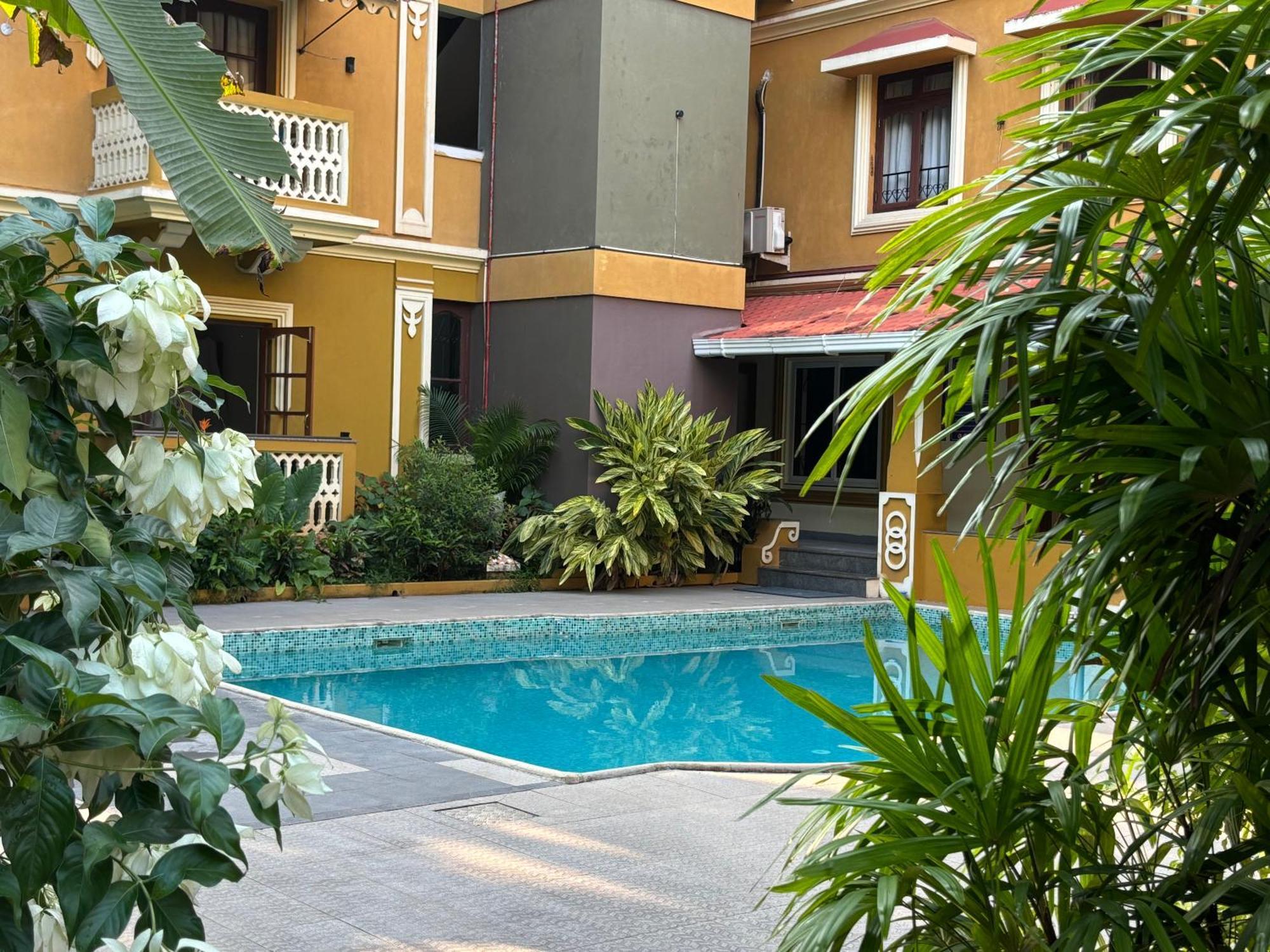 The Majorda Pristinne Hotel Exterior foto