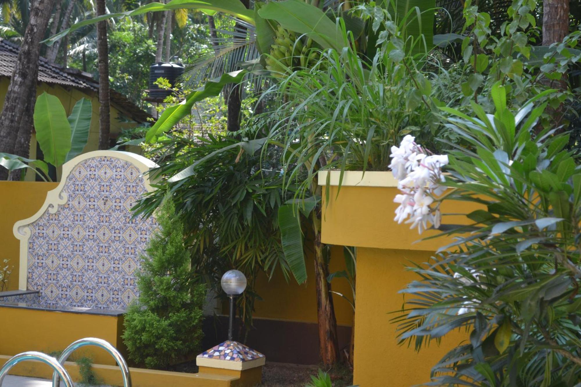 The Majorda Pristinne Hotel Exterior foto
